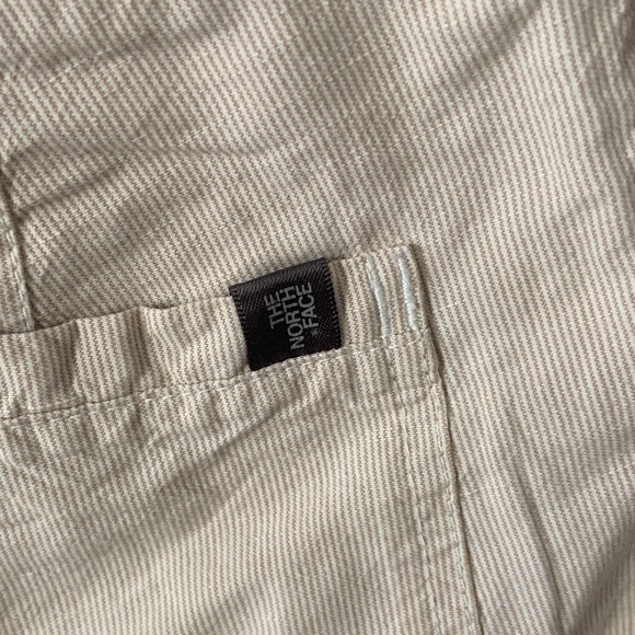 North Face Casual Tan Stripe Women's Shorts - Picture 5 of 7